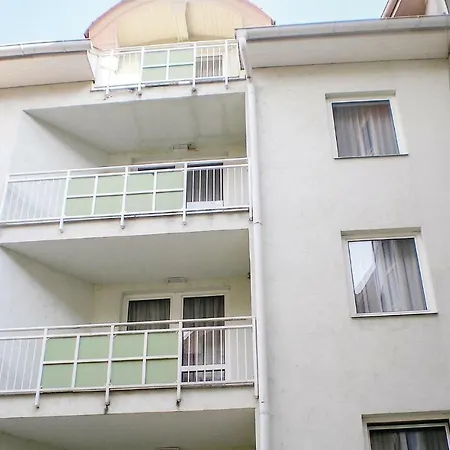 One-bedroom In Apartment *